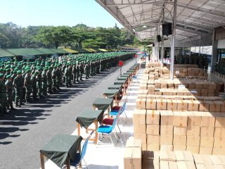 Pangdam IV/Diponegoro Pimpin Apel Bersama dan Penyerahan THR serta Bingkisan Lebaran 1447 H