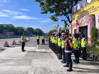 Tim Gabungan Laksanakan PAM Lebaran Di Depan Wahana Wisata Saloka