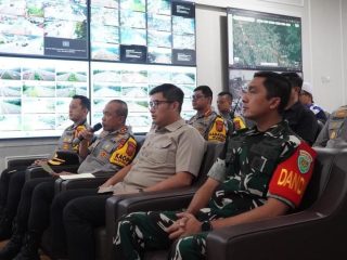 Kapolda Jabar Melaksanakan Anev Sitkamtibmas dan Monitoring Pelayanan Idul Fitri 1447 H di Pos Hoegeng Ciawi, Rapat Dipimpin oleh Kapolri