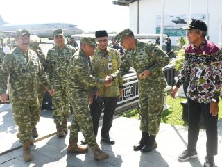 Pangdam IV/Diponegoro Dampingi Menhan dan Panglima TNI Tinjau Latihan Operasi Laut Gabungan 2026