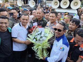 Gubernur Jateng Bersama Kapolda dan Pangdam Temui Massa Aksi May Day, Gubernur Lakukan Orasi di Depan Peserta Unras