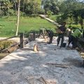Pasca Pengacian Selesai, Babinsa Bakalrejo Bersama Anggota Koramil 07/Susukan Bersihkan Lokasi Pembangunan Jembatan ARMCO Garuda