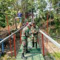 Pengerjaan Jembatan Gantung Garuda Hampir Rampung, Babinsa dan Warga Kebut Finishing