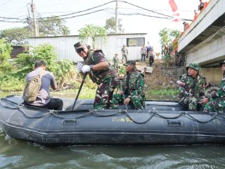 Pangdam IV/Diponegoro Pimpin Karya Bakti di Kali Banger, Turun Langsung Bersama Warga Bersihkan Lingkungan