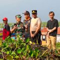 Karya Bhakti TNI Bersihkan Rawa Pening, Wujud Sinergi TNI-Polri dan Masyarakat Jaga Lingkungan