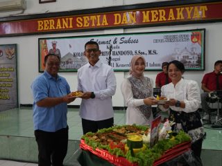 Menjaga Amanah di Istana, Menorehkan Kebanggaan di Satuan, Dandim 0733/KS Sukses Pimpin Upacara HUT ke-81 RI