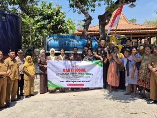 Bakti Sosial Kejaksaan Tinggi Jawa Tengah Bersama Kejaksaan Negeri Kabupaten Semarang Dalam Rangka Hari Lahir Kejaksaan Ke-81